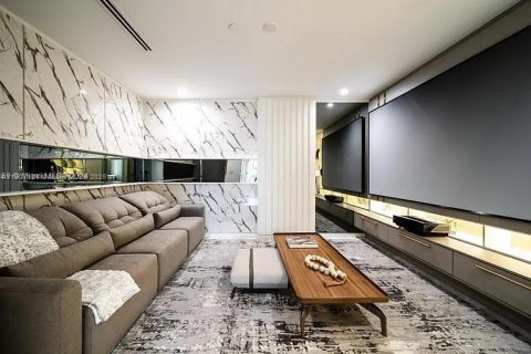 Купить кондоминиум в Майами, Флорида 5 спален, 357.86м2, № 1964242 - фото 11