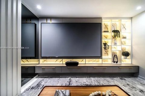 Купить кондоминиум в Майами, Флорида 5 спален, 357.86м2, № 1964242 - фото 10