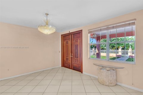Купить виллу или дом в Майами, Флорида 4 спальни, 278.71м2, № 1951776 - фото 11