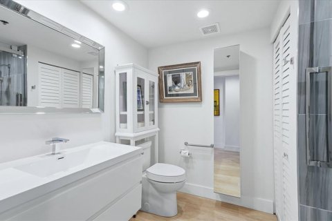Copropriété à vendre à Sarasota, Floride: 2 chambres, 169.27 m2 № 2419118 - photo 24