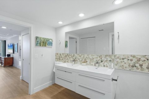 Copropriété à vendre à Sarasota, Floride: 2 chambres, 169.27 m2 № 2419118 - photo 18