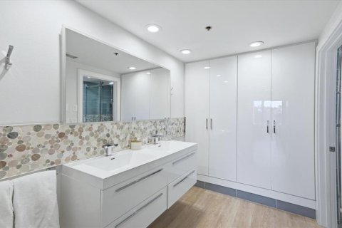 Copropriété à vendre à Sarasota, Floride: 2 chambres, 169.27 m2 № 2419118 - photo 19
