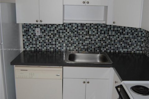 Copropriété à louer à Miami Beach, Floride: 1 chambre, 69.68 m2 № 1889386 - photo 4