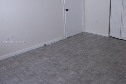 Copropriété à louer à Miami Beach, Floride: 1 chambre, 69.68 m2 № 1889386 - photo 11