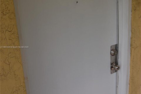 Copropriété à louer à Miami Beach, Floride: 1 chambre, 69.68 m2 № 1889386 - photo 3