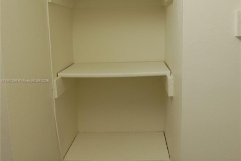 Copropriété à louer à Miami Beach, Floride: 1 chambre, 69.68 m2 № 1889386 - photo 18