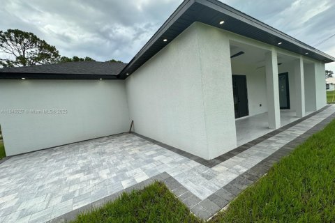House in Lehigh Acres, Florida 3 bedrooms № 1846155 - photo 21