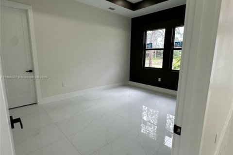 House in Lehigh Acres, Florida 3 bedrooms № 1846155 - photo 7