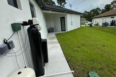 House in Lehigh Acres, Florida 3 bedrooms № 1846155 - photo 23