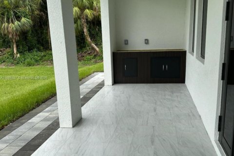 House in Lehigh Acres, Florida 3 bedrooms № 1846155 - photo 20