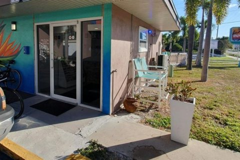 Hôtel, hôtellerie à vendre à Clearwater, Floride: 1543.48 m2 № 1539918 - photo 2