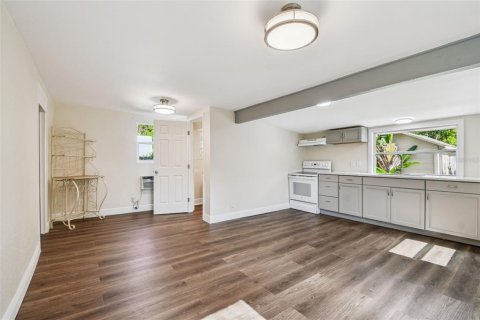 Commercial property in Clearwater, Florida 78.78 sq.m. № 1852805 - photo 7