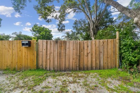 Propiedad comercial en venta en Clearwater, Florida, 78.78 m2 № 1852805 - foto 24
