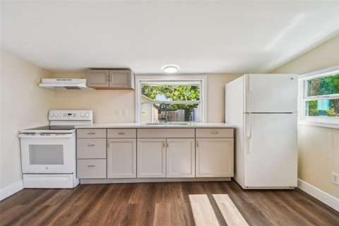 Propiedad comercial en venta en Clearwater, Florida, 78.78 m2 № 1852805 - foto 11