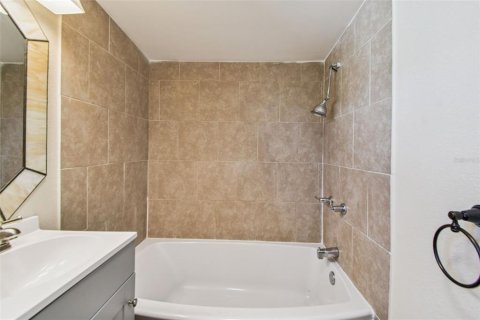 Propiedad comercial en venta en Clearwater, Florida, 78.78 m2 № 1852805 - foto 18