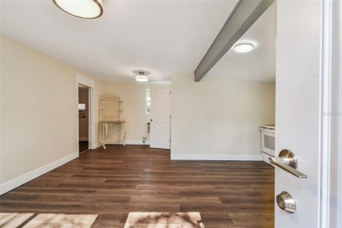 Commercial property in Clearwater, Florida 78.78 sq.m. № 1852805 - photo 5