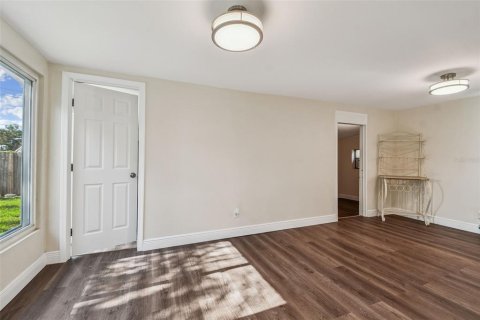 Commercial property in Clearwater, Florida 78.78 sq.m. № 1852805 - photo 6