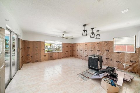 Купить виллу или дом в Гудзон, Флорида 5 комнат, 114.46м2, № 1858054 - фото 8