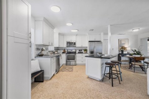Casa en venta en Clearwater, Florida, 3 dormitorios, 136.47 m2 № 1919896 - foto 5