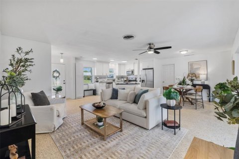 Casa en venta en Clearwater, Florida, 3 dormitorios, 136.47 m2 № 1919896 - foto 13
