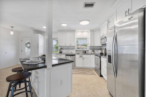 Casa en venta en Clearwater, Florida, 3 dormitorios, 136.47 m2 № 1919896 - foto 7