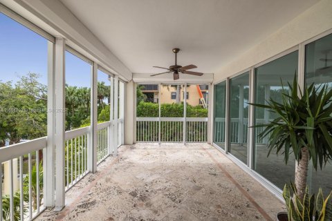 Condo in Miami, Florida, 2 bedrooms  № 1874809 - photo 23