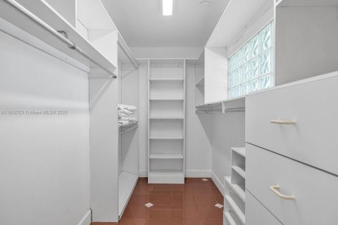 Condo in Miami, Florida, 2 bedrooms  № 1874809 - photo 19