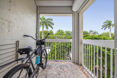 Condo in Miami, Florida, 2 bedrooms  № 1874809 - photo 29
