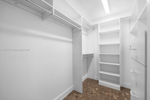 Condo in Miami, Florida, 2 bedrooms  № 1874809 - photo 22