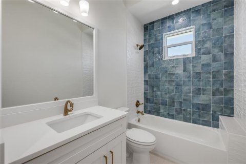 Casa en venta en New Smyrna Beach, Florida, 4 dormitorios, 232.26 m2 № 1602968 - foto 8