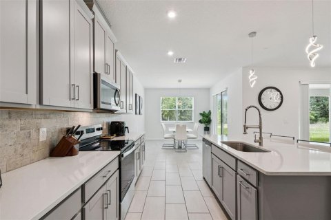 Villa ou maison à vendre à Apopka, Floride: 3 chambres, 214.79 m2 № 2356311 - photo 18