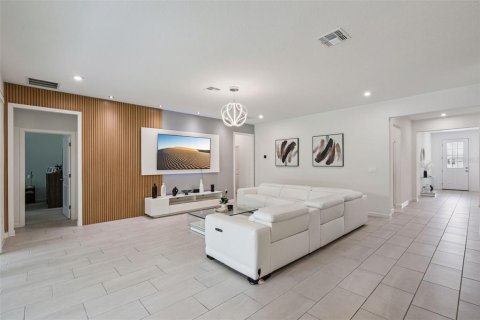 Villa ou maison à vendre à Apopka, Floride: 3 chambres, 214.79 m2 № 2356311 - photo 7