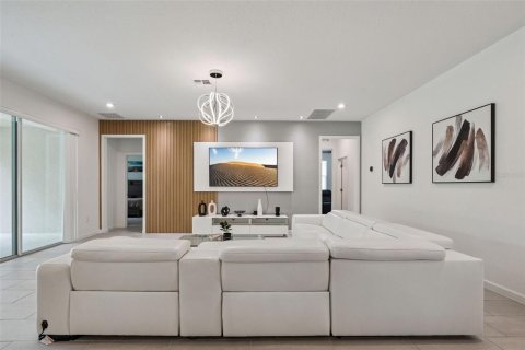 Villa ou maison à vendre à Apopka, Floride: 3 chambres, 214.79 m2 № 2356311 - photo 9