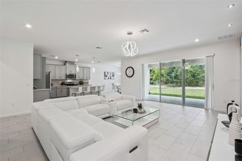 Villa ou maison à vendre à Apopka, Floride: 3 chambres, 214.79 m2 № 2356311 - photo 12