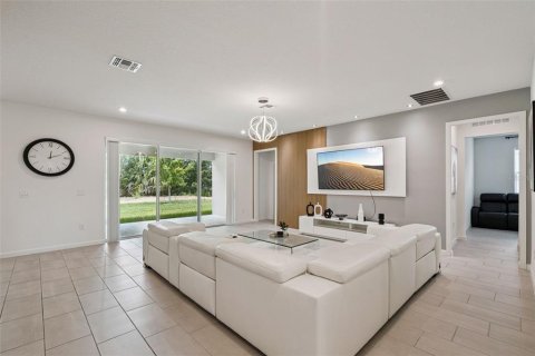 Villa ou maison à vendre à Apopka, Floride: 3 chambres, 214.79 m2 № 2356311 - photo 8