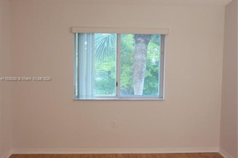 Condo in Pembroke Pines, Florida, 3 bedrooms  № 1827499 - photo 14