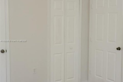 Condo in Pembroke Pines, Florida, 3 bedrooms  № 1827499 - photo 22