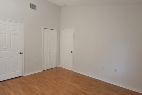 Condo in Pembroke Pines, Florida, 3 bedrooms  № 1827499 - photo 8