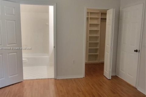 Condo in Pembroke Pines, Florida, 3 bedrooms  № 1827499 - photo 13