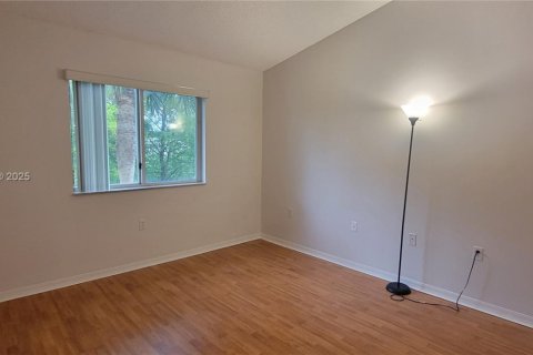 Condo in Pembroke Pines, Florida, 3 bedrooms  № 1827499 - photo 9