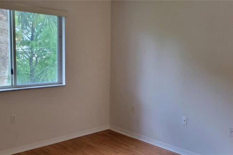 Condo in Pembroke Pines, Florida, 3 bedrooms  № 1827499 - photo 23