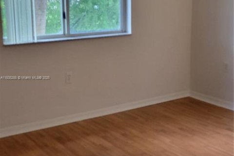 Condo in Pembroke Pines, Florida, 3 bedrooms  № 1827499 - photo 19