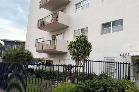 Кондоминиум с 1 спальней в Майами-Бич, Флорида № 2004114