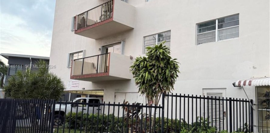 Кондоминиум с 1 спальней в Майами-Бич, Флорида № 2004114