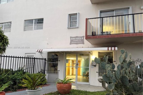 Купить кондоминиум в Майами-Бич, Флорида 1 спальня, 81.29м2, № 2004114 - фото 2