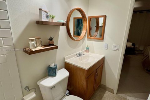 Condo in Deerfield Beach, Florida, 2 bedrooms  № 1861488 - photo 10