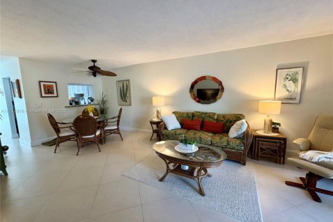 Condo in Deerfield Beach, Florida, 2 bedrooms  № 1861488 - photo 5