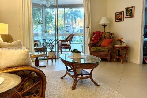 Condo in Deerfield Beach, Florida, 2 bedrooms  № 1861488 - photo 9
