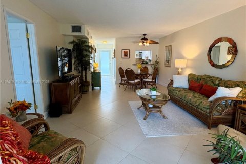 Condo in Deerfield Beach, Florida, 2 bedrooms  № 1861488 - photo 19