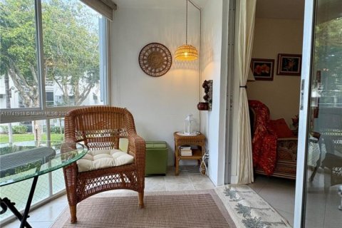 Condo in Deerfield Beach, Florida, 2 bedrooms  № 1861488 - photo 18